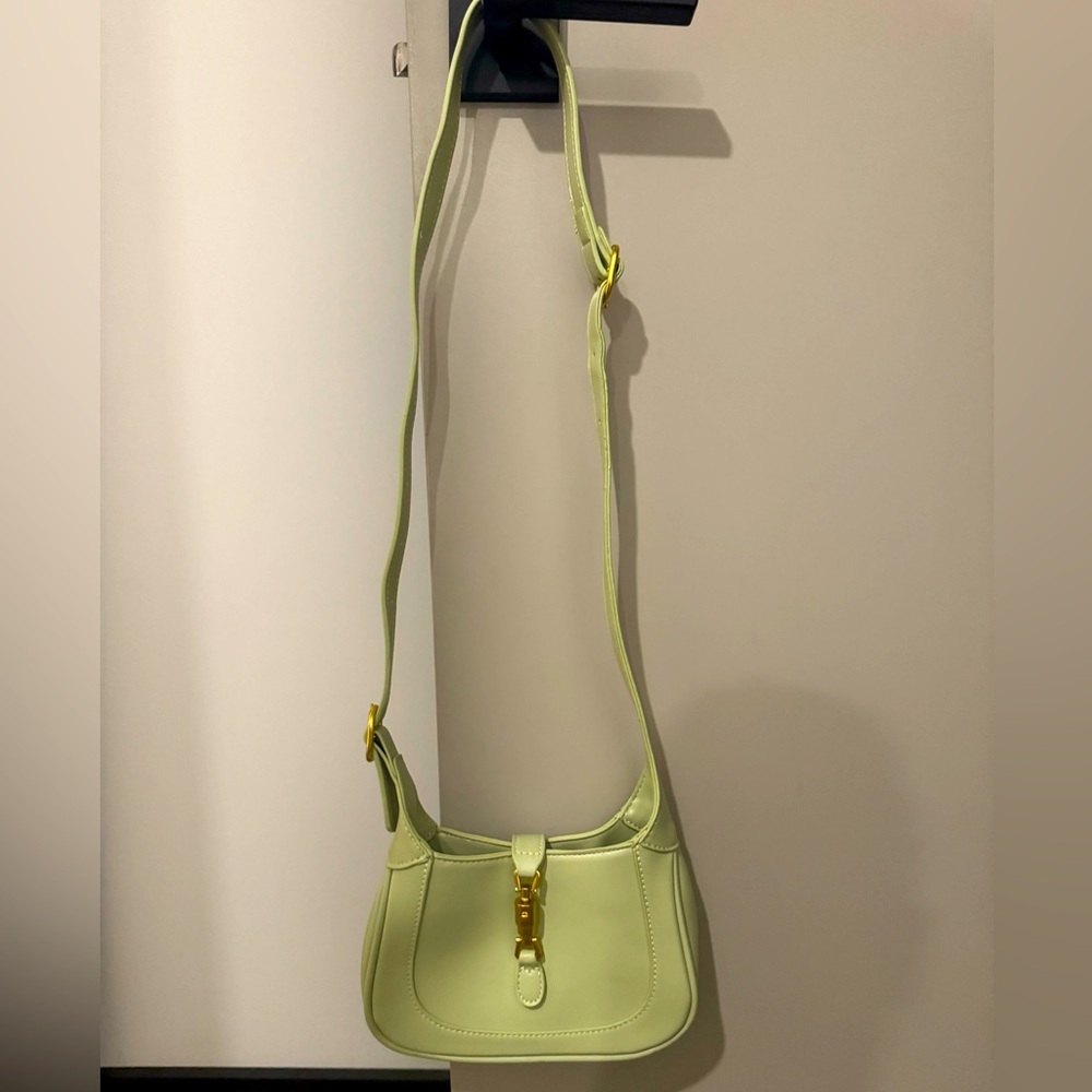 Light Green Convertible Crossbody / Shoulder Bag 💚 - Picture 6 of 12